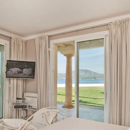 Spacieuse Maison Avec Belle Architecture * Saint-Tropez